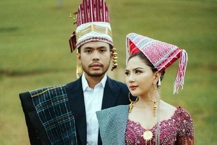 Aktris Jessica Mila dan suaminya, Yakub Hasibuan. (Foto: Instagram)