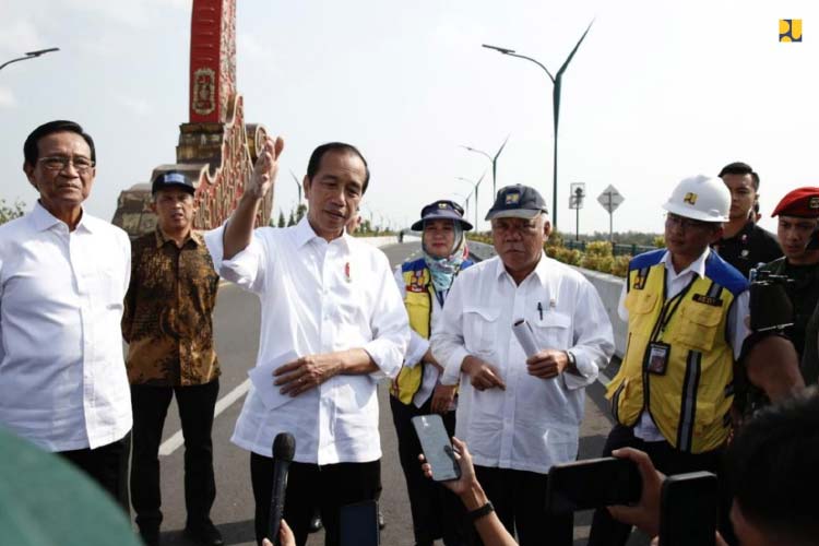 Menteri PUPR RI Dampingi Presiden RI Jokowi Resmikan Jembatan Kretek 2