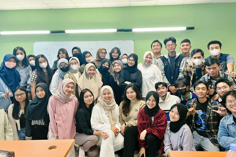 Para mahasiswa Universitas Nahdlatul Ulama Indonesia (UNUSIA) dan Universitas Negara Jakarta (UNJ). (FOTO: Dok Pribadi)