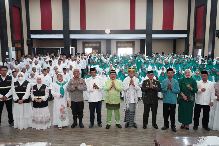 Kegiatan doa pemberangkatan jemaah haji 2023 asal Kota Gorontalo yang digelar di Gedung BLY Kota Gorontalo, Kamis (1/6/2023). (Foto: Humas Pemkot Gorontalo for TIMES Indonesia) 