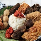 Easy Homemade Recipe of Nasi Jamblang of Cirebon