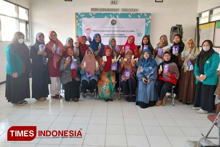 Mahasiswa Unisma Malang Kenalkan Kosmetik Herbal Pada Ibu-Ibu PKK