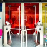 Toilet Transparan Pertama di Jakarta Menarik Perhatian Publik