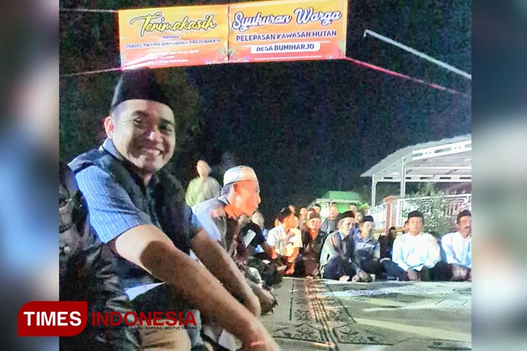 Reforma Agraria Gol, Ratusan Warga Pinggiran Hutan di Banyuwangi Tumpengan