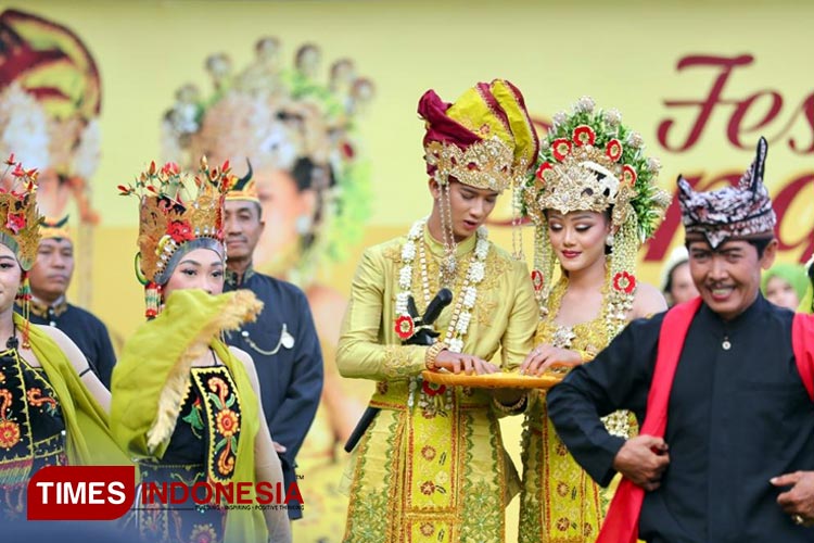 Salah satu penampil dalam Festival Pengantin Nusantara Banyuwangi (FOTO: Humas Pemkab Banyuwangi for TIMES Indonesia)
