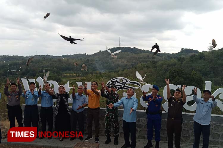 Pelepasan burung endemik menandai peringatan Hari Lingkungan Hidup Kabupaten Bantul. (Foto: Totok Hidayat/TIMES Indonesia)