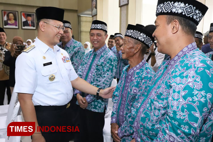 Petani-Asal-Kota-Batu-Akhirnya-Berangkat-Haji-c.jpg