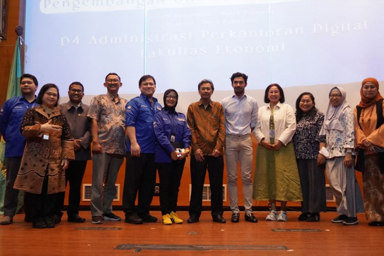 Reza Rahadian Berbagi Ilmu di UNJ dalam Program Praktisi Mengajar