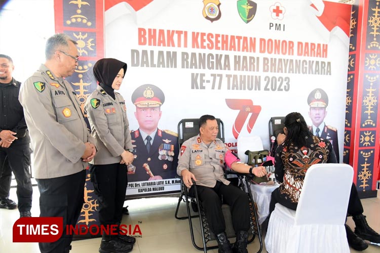 Kapolda Maluku Ikuti Donor Darah Sambut Hari Bhayangkara Ke&#45;77