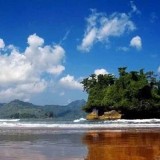 Pelang Beach, a Perfect Place to Ride Your Sufing Board