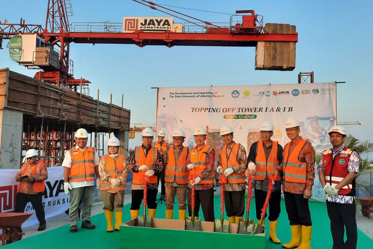 UNJ Holds Topping Off on Tower 1A & 1B Construction of SFD Project