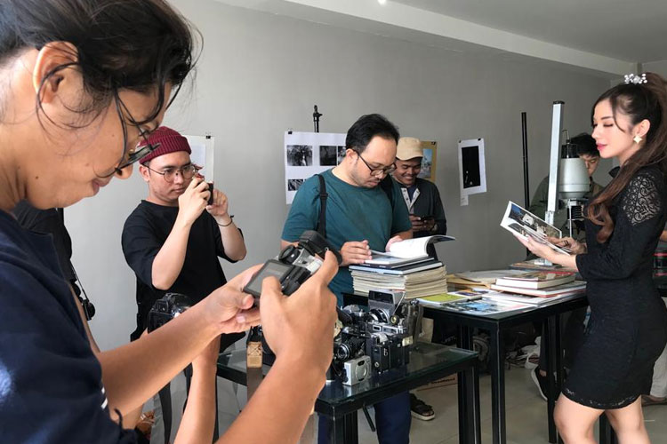 Komunitas Kamera Analog Unjuk Karya di Hotel Aston Mojokerto
