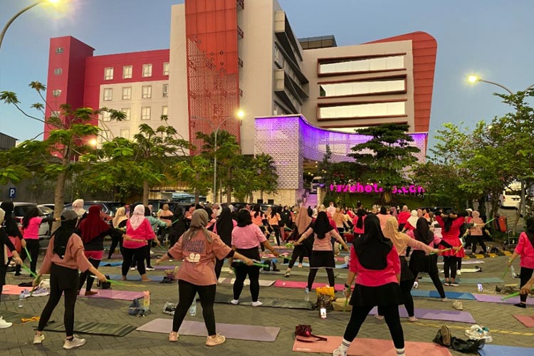 Favehotel Sidoarjo Gelar Senam Pound Fit