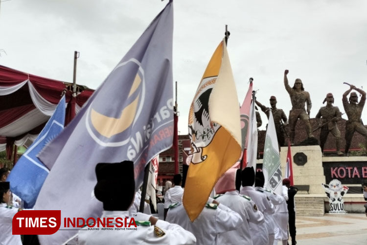 Kirab Pemilu 2024 diterima KPU Kota Blitar di Monumen PETA (Foto : Nur Al Ana/TIMES Indonesia)