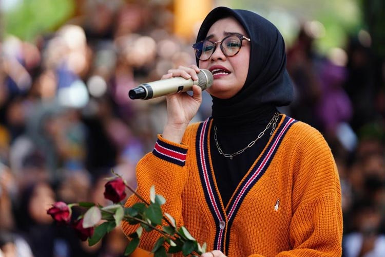 Apresiasi Salma Indonesian Idol, Pemkot Probolinggo Gelar Talk Show On The Street
