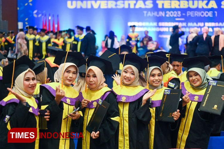 Tidak Perlu Tes, Daftar Kuliah di UT Surabaya Bisa Langsung Jadi Mahasiswa, Berikut Ini Cara Daftarnya