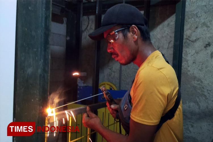 Alami Sejumlah Kerusakan, Gedung Baru Dinas Kearsipan dan Perpustakaan Daerah Kota Banjar Mulai Diperbaiki