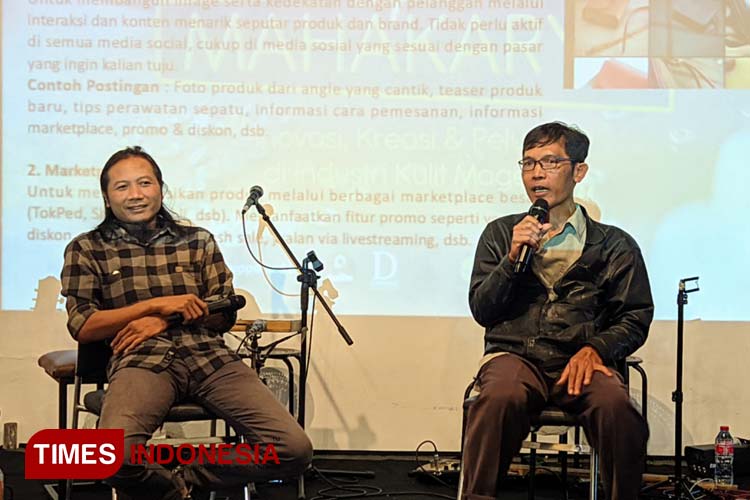 Owner-pengrajin-sendal-kulit-Dinamis-Magetan-Suwarno.jpg