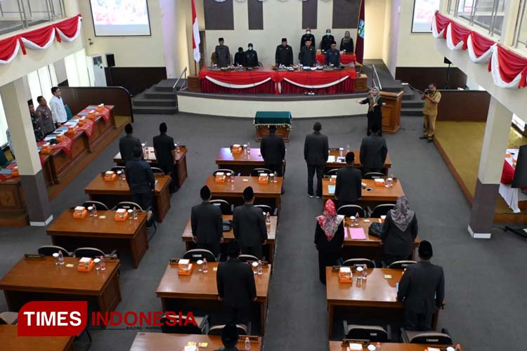 Rapat Paripurna DPRD Kota Banjar Tetapkan 3 Raperda. (Foto: Susi/TIMES Indonesia) 