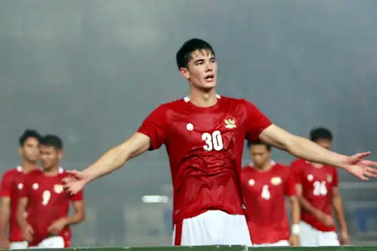 Elkan Baggott bersama rekan-rekan Timnas Indonesia. (Foto: Alvino Hanafi/Goal)