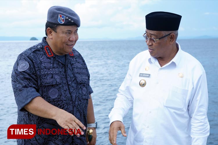 Tradisi Adat Joko Hale Sambut Kunjungan Kepala BNN RI di Tidore Kepulauan