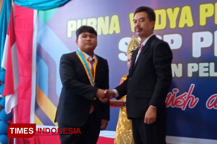 SMP Pius Cilacap Wisuda 64 Siswa Kelas 9