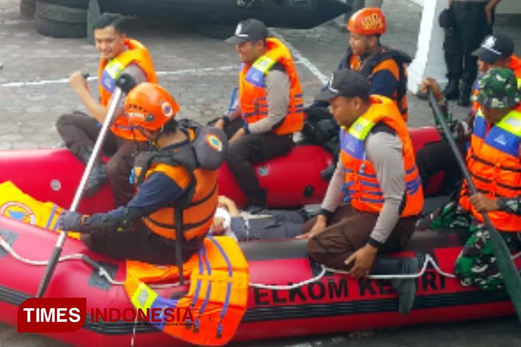 Penting, Simulasi Tanggap Bencana Banjir Di Kediri - TIMES Indonesia