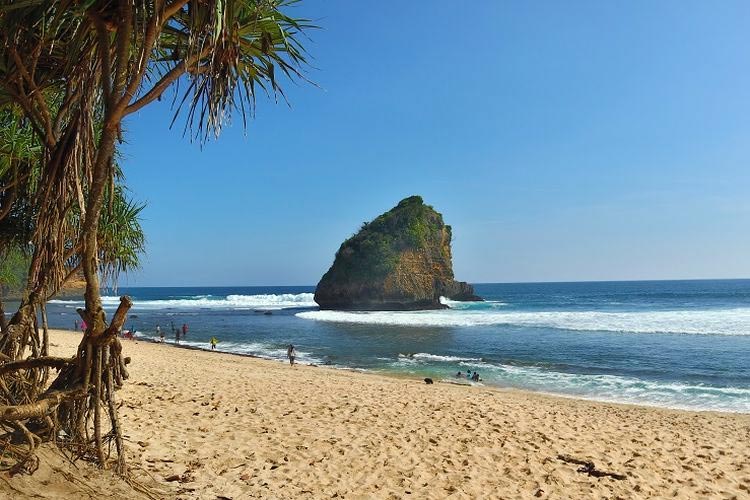 Top 5 Beaches in Southern Coast of East Java - TIMES Indonesia