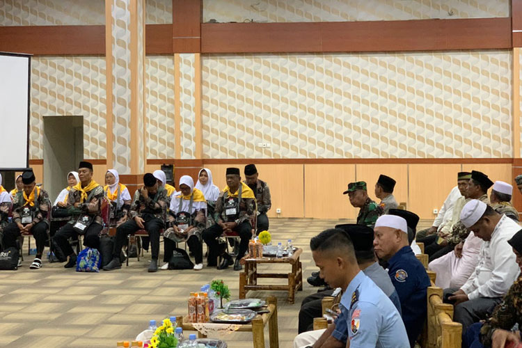 Lepas 12 Jemaah Haji 2023 Kuota Tambahan, Ini Permohonan Pj Bupati ...