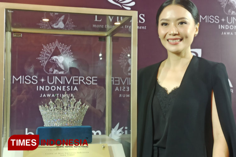 Mahkota Miss Universe Indonesia Jawa Timur Bertahtakan Tiga Ribu Permata