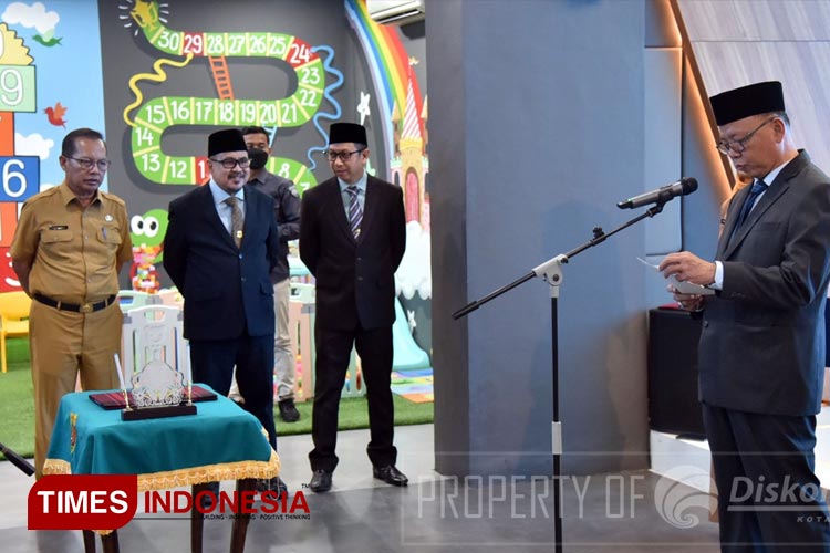 Pemkot Lantik Direktur Kepatuhan PD BPR Kota Samarinda