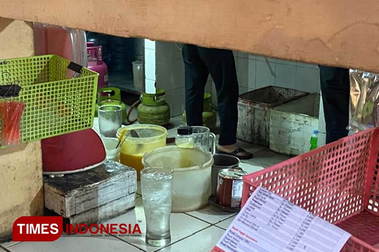 Temuan penggunaan elpiji subsidi 3 kg di salah satu resto Kota Malang. (Foto: Rizky Kurniawan Pratama/TIMES Indonesia)