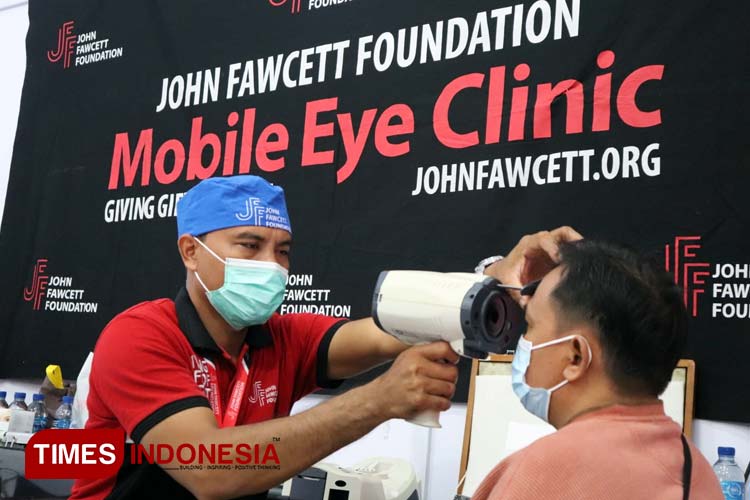 Palang Merah Indonesia (PMI) Cabang Banyuwangi berkolaborasi dengan John Fawcett Foundation (JFF). (Foto: Fash Fahish Shofhal Jamila Karim/TIMES Indonesia)
