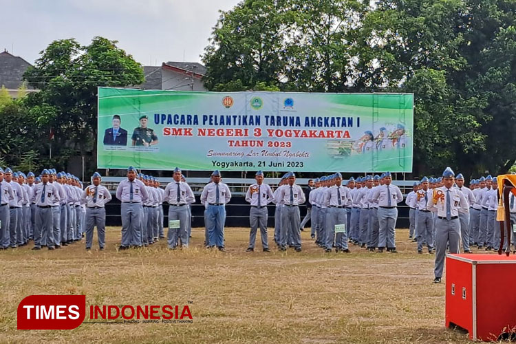 SMK Negeri 3 Yogyakarta Lantik 617 Siswa Taruna Angkatan I Tahun 2023. (Foto: Hendro S.B/TIMES Indonesia)