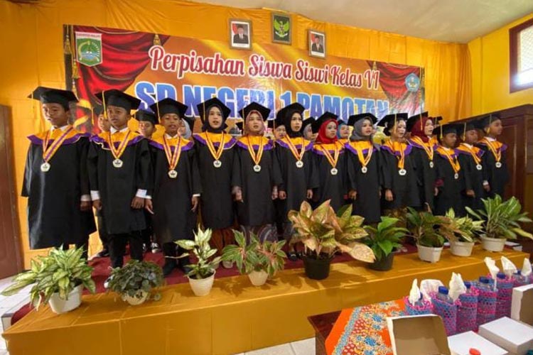 Dokumentasi pelaksanaan wisuda siswa sekolah dasar.