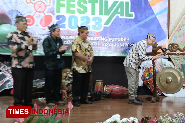 Ada Batu Bisnis Festival di Balai Kota Among Tani