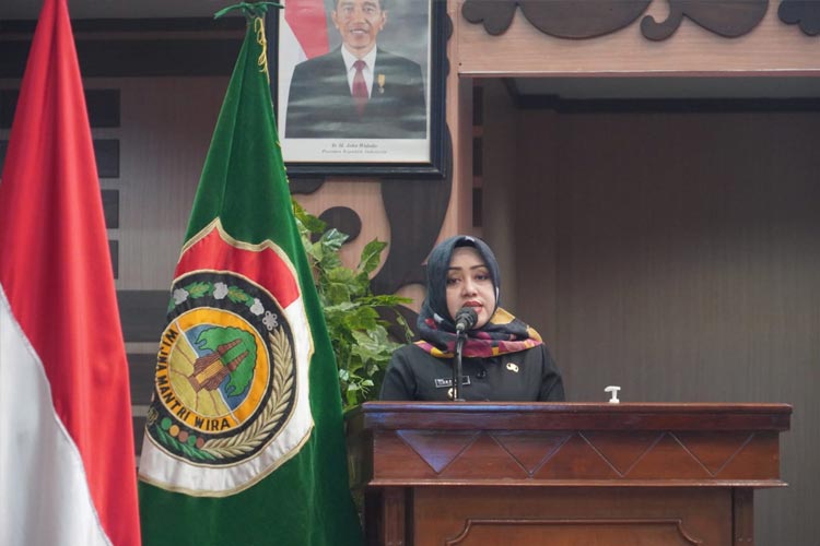 Bupati Mojokerto, Ikfina Fahmawati pada saat menyampaikan Pertanggungjawaban terhadap APBD tahun anggaran 2022. (Dok. Kominfo for TIMES Indonesia)