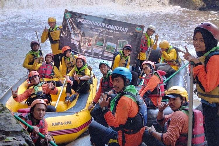 Pendidikan Lanjutan Angkatan XXXIII Divisi Rafting UKM Pecinta Alam “Ranti Pager Aji” Unisma Malang