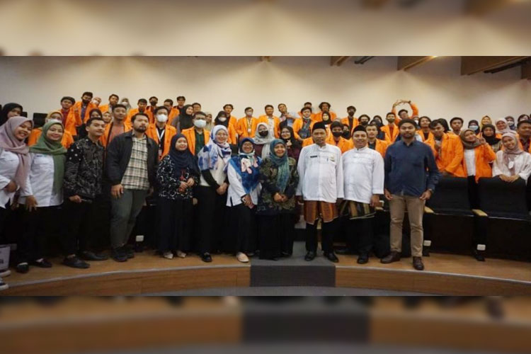 Penutupan dan Penghargaan KKN UISI 2023, Diwarnai Pameran Produk Inovasi Domestik Gresik