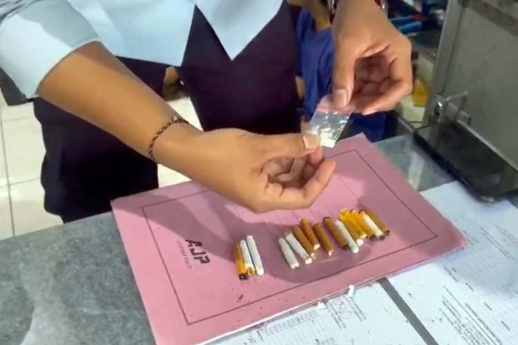 Rokok berisi sabu-sabu yang ditemukan petugas Lapas Tulungagung diantara barang bawaan pengunjung. (Foto : Dokumentasi Lapas Tulungagung).