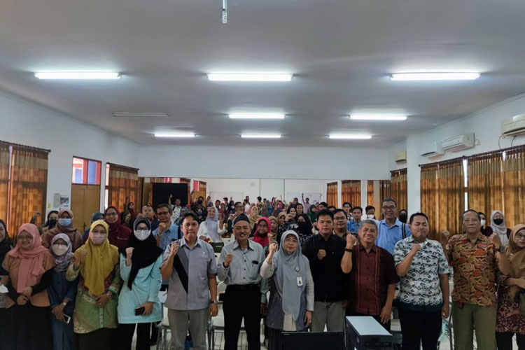 Pembekalan Panitia Ujian Akhir Semester di UT Surabaya untuk Menjaga Integritas dan Kualitas Evaluasi