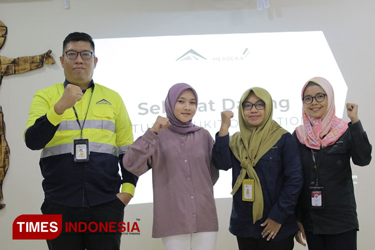 Penerima Program Beasiswa PT Bumi Suksesindo (PT BSI). (Foto: Syamsul Arifin/TIMES Indonesia)