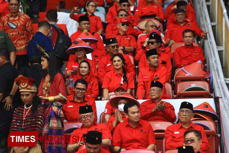 Megawati Soekarnoputri Ajak Kader PDI Perjuangan Bagi Kekayaan - TIMES ...