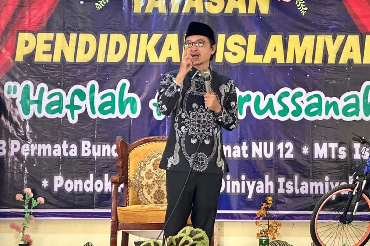 Hadiri Haflah Akhirussanah di Pakis Malang, Cak Udin: Orang Berilmu Bisa Taklukkan Dunia