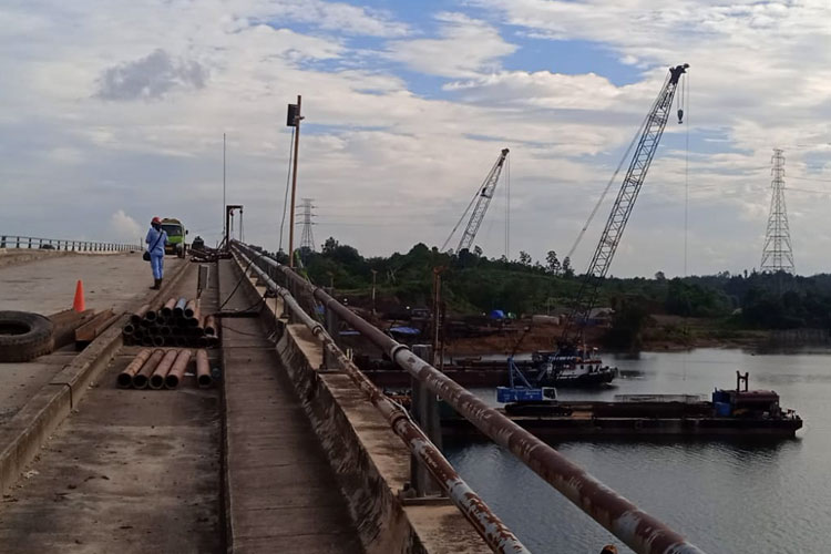 Iksutrasi pembangunan jembatan duplikasi bentang pendek Pulau Balang di Kalimantan Timur (FOTO: Biro Komunikasi Publik Kementerian PUPR RI)