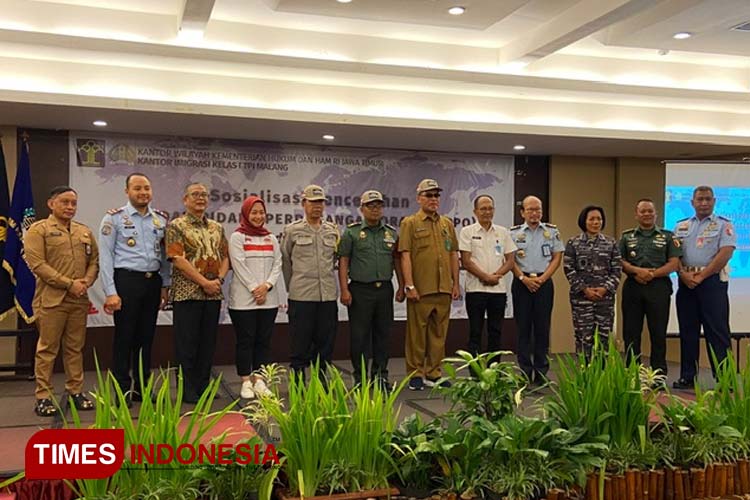 Konferensi-Pers-Kakanwil-Kemenkumham-Jatim-soal-TPPO-a.jpg