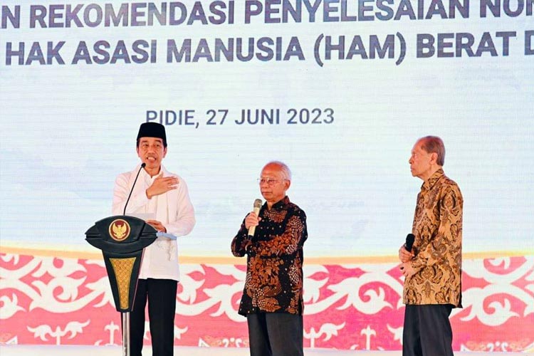 Luncurkan Program Hak Korban Pelanggaran HAM Berat, Jokowi: Memulihkan ...