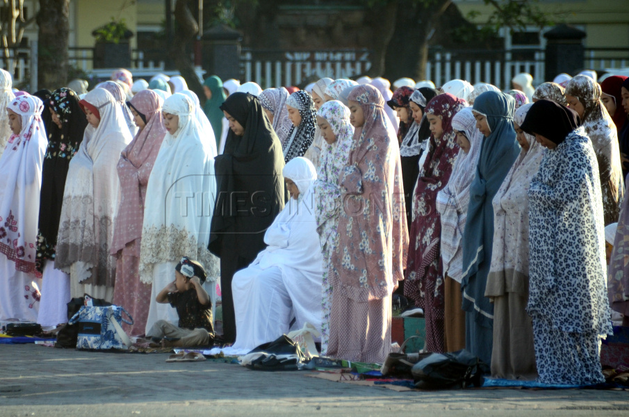 Shalat Idul Adha Umat Islam Jombang Penuhi Masjid Agung Baitul Mukmin