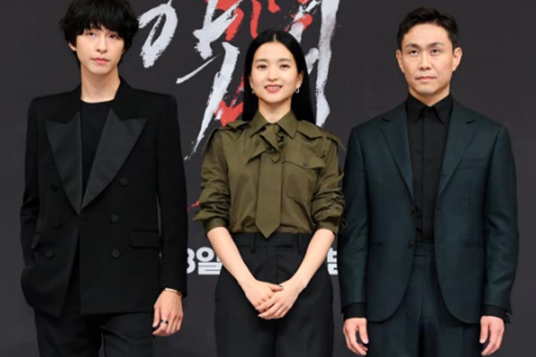 Tiga pemeran utama drama Revenant, Hong Kyung, Kim Tae Ri dan Oh Jung Se. (FOTO: sbsdrama.officia)