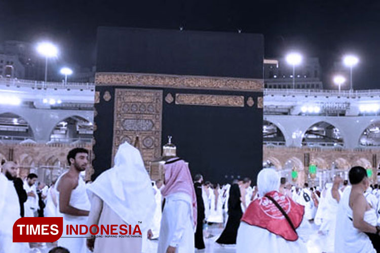 Jemaah haji di Makkah menjalankan thawaf. (Foto: Dok TI)